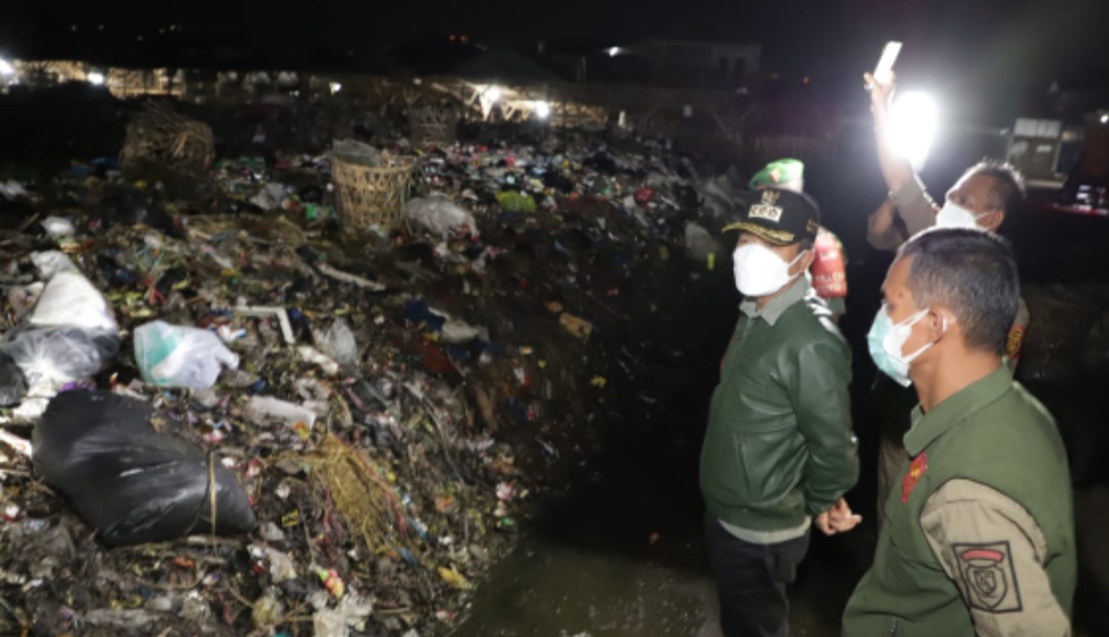 Dadang Supriatna Pimpin Pengerukan 1000 Ton Sampah Di Pasar Banjaran ...